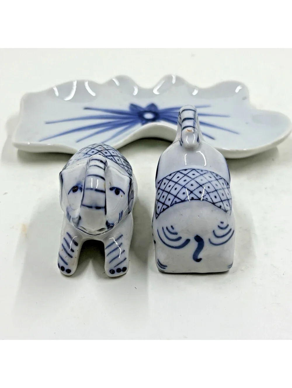 2 Delft Style Elephant Salt and Pepper Shakers with Tray - Vintage
